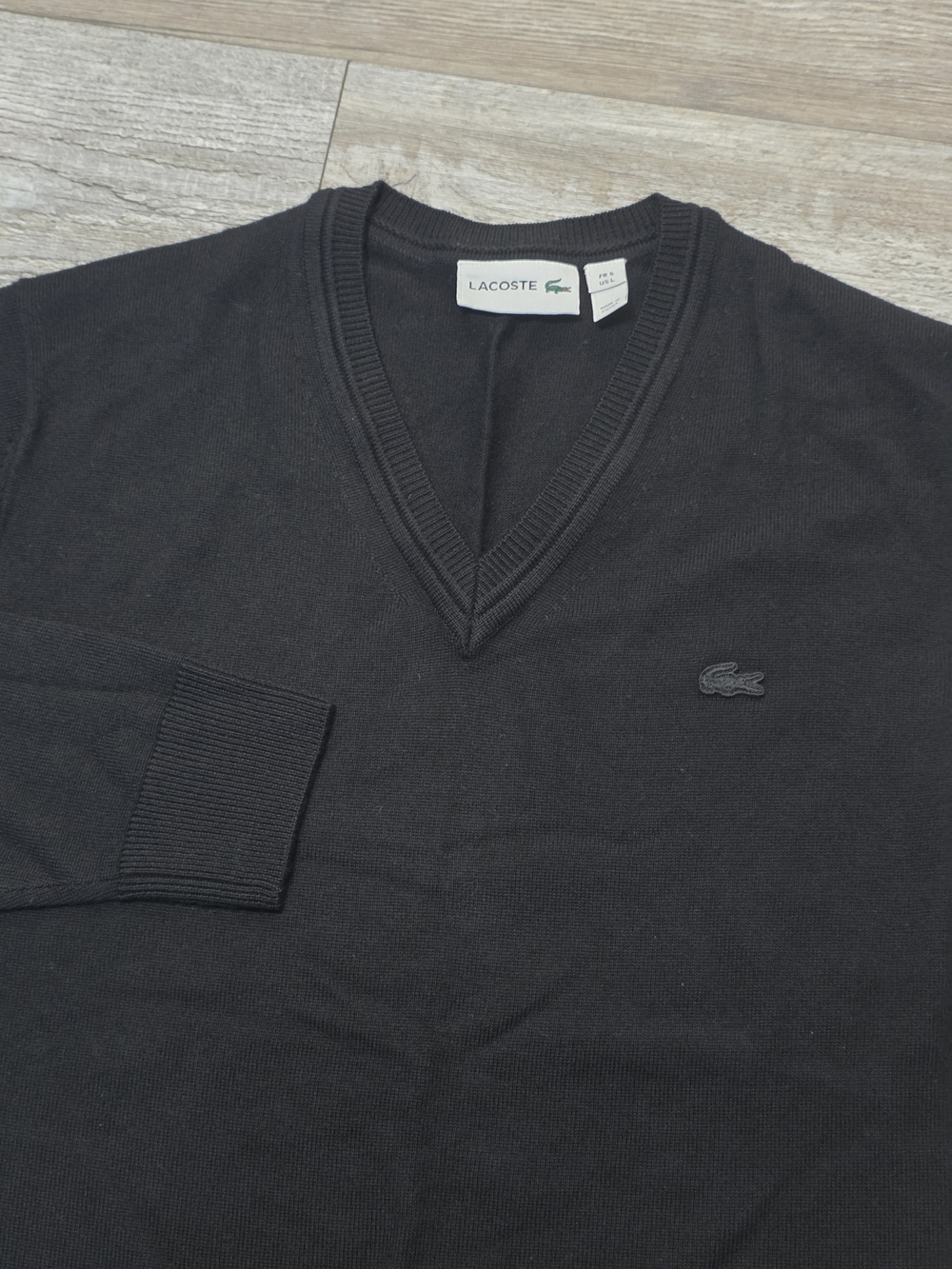 Lacoste Men's Fine Knit V-neck 100% Wool Pullover Jersey Sweater Sz Lg *EUC